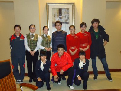 与天保实习生合影